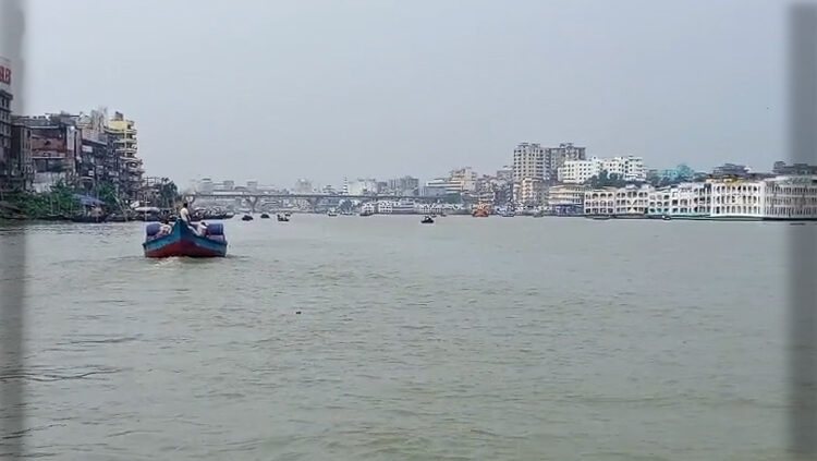 বুড়িগঙ্গায় নারী-শিশুসহ চারজনের লাশ উদ্ধার