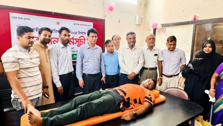 ফেনীতে জাতীয় ও আন্তর্জাতিক যুব দিবস উপলক্ষে রক্তদান কর্মসূচি