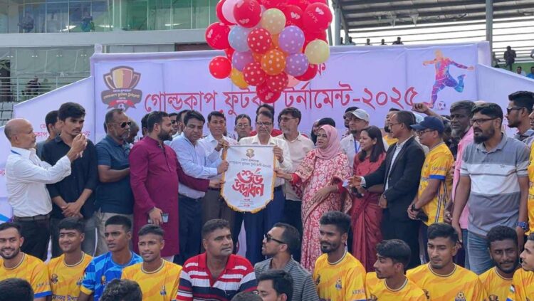 জামালপুরে জেলা প্রশাসক গোল্ডকাপ ফুটবল টুর্নামেন্টের শুভ উদ্বোধন