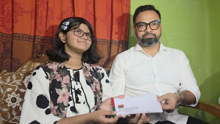 স্বপ্নপূরণের পথে দাবাড়ু মুনতাহা, সহায়তায় সাবেক ফুটবলার আমিনুল হক