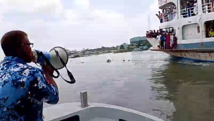 অভ্যন্তরীণ নৌপথে যাত্রীবাহী লঞ্চের নিরাপত্তায় কোস্ট গার্ড