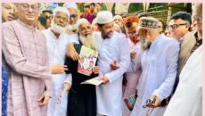 নিকুঞ্জে বিএনপি নেতা এম কফিলউদ্দিন আহমেদের লিফলেট বিতরণ