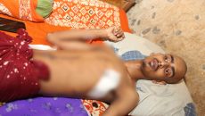 চাঁদাবাজ সন্ত্রাসীদের হামলায় তরুণ ব্যবসায়ী গুরুতর আহত: মূলহোতা ‘তোতা’!