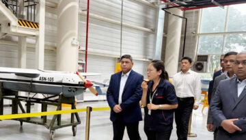 চীন সফর শেষে দেশে প্রত্যাবর্তন করলেন সেনাবাহিনী প্রধান