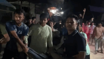 মধ্যরাতে চবি শিক্ষার্থী ও স্থানীয়দের মধ্যে ভয়াবহ সংঘর্ষে আহত ৬০