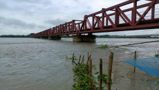 ফের বিপৎসীমার ওপরে তিস্তার পানি, খুলে দেওয়া হয়েছে জলকপাট