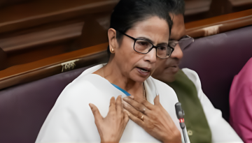 বাংলাকে ‘বাংলাদেশের ভাষা’ বলায় তীব্র ক্ষোভ ঝাড়লেন মমতা