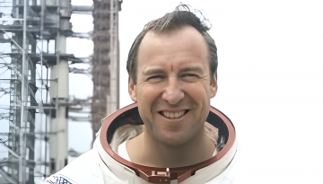 ‘অ্যাপোলো ১৩’ মিশনের মহাকাশচারী জিম লাভেল মারা গেছেন