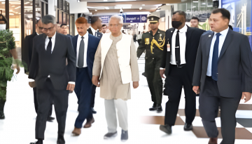 মালয়েশিয়ার উদ্দেশে ঢাকা ছেড়েছেন প্রধান উপদেষ্টা