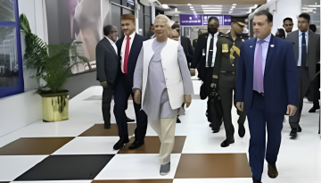 মালয়েশিয়া সফর শেষে দেশে ফিরেছেন প্রধান উপদেষ্টা