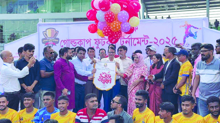 জামালপুরে জেলা প্রশাসক গোল্ডকাপ ফুটবল টুনামেন্ট শুভ উদ্বোধন