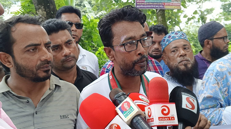 সাংবাদিক হত্যা ও হত্যা চেষ্টার প্রতিবাদে ডাসারে মানববন্ধন