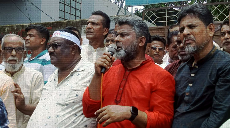 নওগাঁয় ফজলে হুদা বাবুলের নেতৃত্বে ৫ ই আগস্ট গণঅভ্যুত্থানের বিজয়ের র‍্যালি