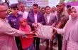 রূপগঞ্জে জলাবদ্ধতায় পানিবন্দিদের মধ্যে খাদ্য সামগ্রী বিতরণ