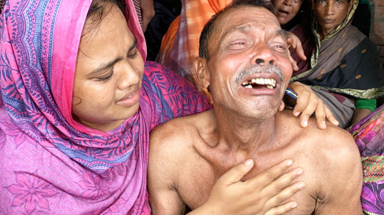 ঋণের দায়ে আর খাওয়ার অভাবে আমরা সবসই মরে গেলাম