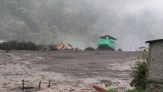 দুর্গা মন্দিরের ‘যাত্রা’-র পথে মেঘভাঙা বৃষ্টি ! জম্মুতে কমপক্ষে ১০ জনের মৃত্যুর আশঙ্কা