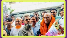 বিমান বন্দরে নেতাকর্মীদের ভালোবাসায় সিক্ত লন্ডন প্রবাসী বিএনপি নেতা