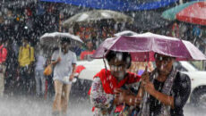দেশের তিন বিভাগে ভারী বৃষ্টির সম্ভাবনা, তাপমাত্রা অপরিবর্তিত