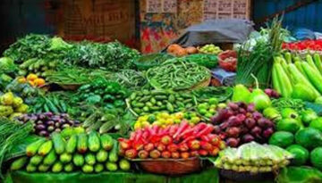 কমছে না সবজির দাম