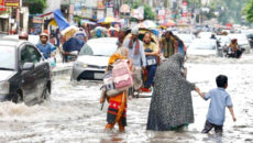 টানা বৃষ্টিতে রাজধানীতে জলাবদ্ধতা
