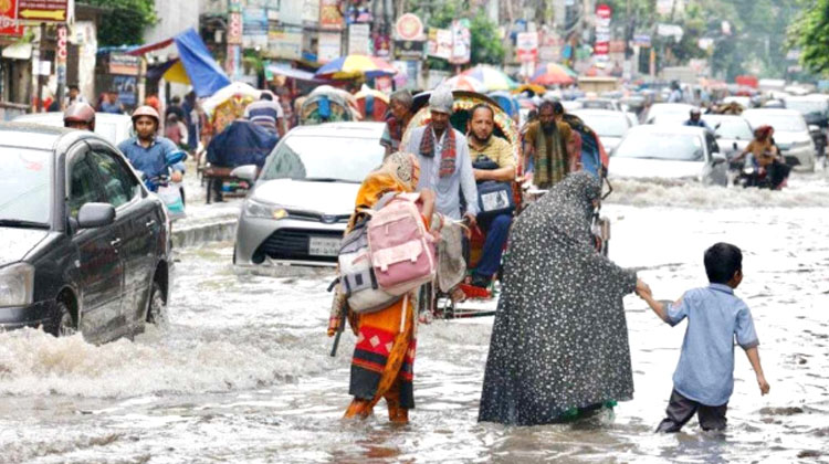 টানা বৃষ্টিতে রাজধানীতে জলাবদ্ধতা