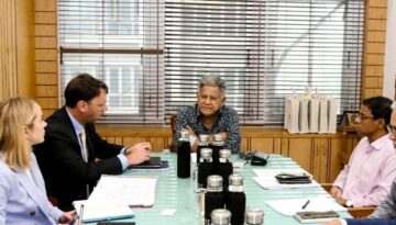 মার্কিন বাণিজ্য প্রতিনিধিদলের সঙ্গে শ্রম উপদেষ্টার বৈঠক