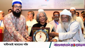 “ঐশী বাংলাকে সত্যের জায়গায় দাঁড়াতে হবে” — শারমীন এস মুরশিদ