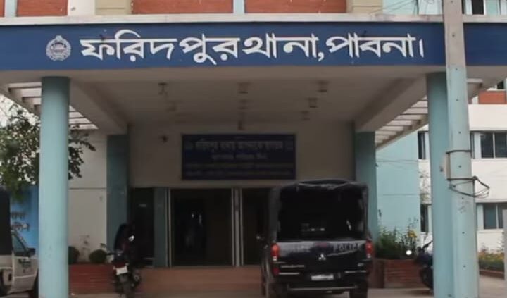 পাবনার ফরিদপুরে ট্রাক-মোটরসাইকেল সংঘর্ষে প্রাণ গেল একই পরিবারের তিনজনের