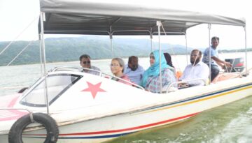 মৎস্য উপদেষ্টার নদী পরিদর্শন; অবৈধ জাল ব্যবহার করায় ৫ জেলের কারাদণ্ড