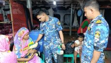 নারায়ণগঞ্জে যাত্রীবাহী লঞ্চে দুই দিনের মুমূর্ষু নবজাতককে রক্ষা করলো কোস্ট গার্ড