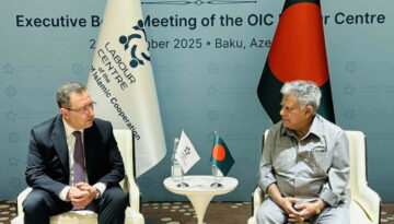 শ্রম ও কর্মসংস্থান উপদেষ্টার সাথে ওআইসি শ্রম কেন্দ্রের মহাপরিচালকের সাক্ষাৎ