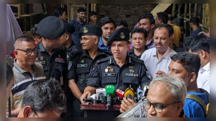 কেউ যেন গুজব ছড়িয়ে নাশকতা না করতে পারে সচেতন থাকতে হবে: র‍্যাব ১১ সিও