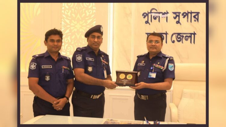 আশুলিয়া থানার সাবেক ওসি মনিরুল হক ডবলু ঢাকা জেলার শ্রেষ্ঠ অফিসার ইনচার্জ
