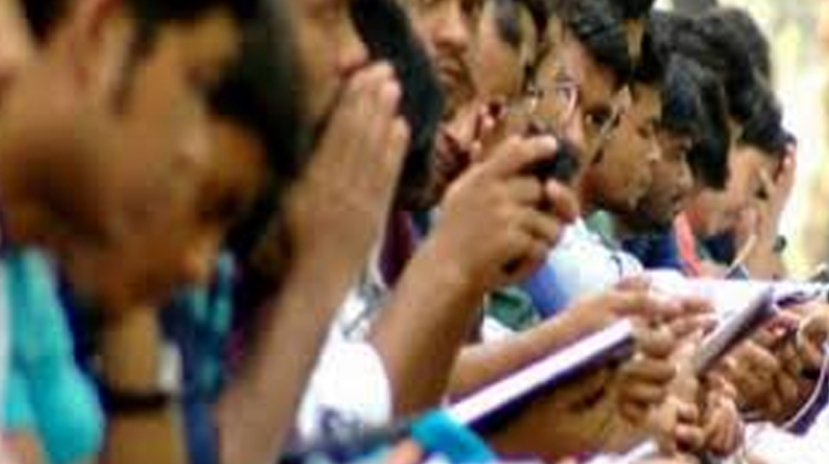 স্নাতক ডিগ্রিধারীদের বেকারত্বের চাপ