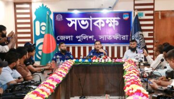 দুর্গাপূজা উপলক্ষে সাতক্ষীরায় সাংবাদিকদের সাথে পুলিশ সুপারের মতবিনিময়