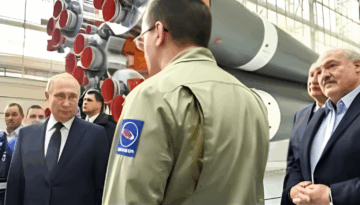 রকেট ইঞ্জিন তৈরি করতে চান পুতিন