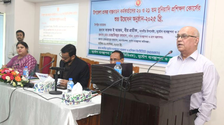 প্রকল্প প্রণয়ন এবং বাস্তবায়নে সতর্কভাবে কাজ করতে হবে : ত্রাণ ও দুর্যোগ উপদেষ্টা