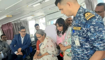 ‘মীন সন্ধানী’ জাহাজের জরিপ কার্যক্রম পরিদর্শন মৎস্য উপদেষ্টার