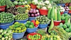 সবজির বাজারে দামের উত্তাপ, অস্বস্তিতে ক্রেতারা