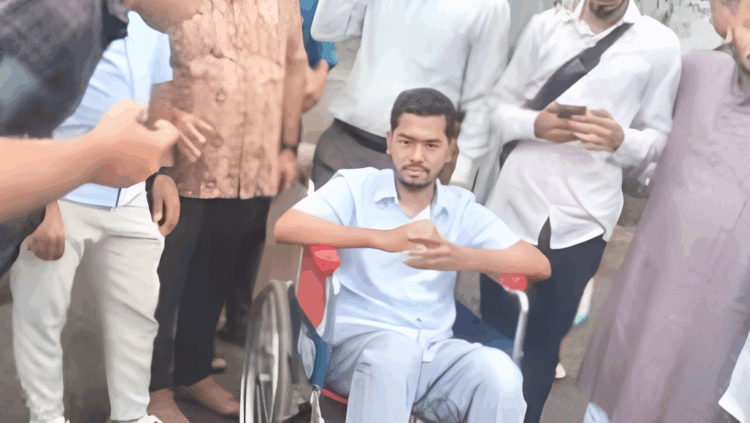 উন্নত চিকিৎসার জন্য সিঙ্গাপুরের পথে নুর