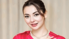 বাংলাদেশ নিয়ে ফেসবুকে যে স্ট্যাটাস দিলেন হানিয়া আমির