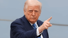 ট্রাম্পের হুমকি: বিদেশি চলচ্চিত্রে ১০০% শুল্ক আরোপের ঘোষণা