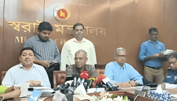 সন্ধ্যা ৭টার মধ্যেই প্রতিমা বিসর্জন শেষ করতে হবে: স্বরাষ্ট্র উপদেষ্টা