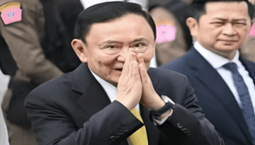 থাইল্যান্ডের সাবেক প্রধানমন্ত্রীকে এক বছরের কারাদণ্ড দিল আদালত