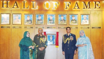বিএমএ ‘হল অব ফেইম’-এ অন্তর্ভুক্ত হলেন নৌবাহিনী ও বিমান বাহিনী প্রধান