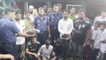 লাকসামে অস্ত্রসহ তিন কিশোর আটক