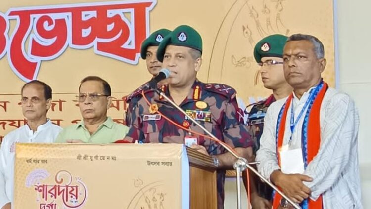 রাজধানীর ঢাকেশ্বরী ও রমনা কালী মন্দিরে বিজিবি মহাপরিচালকের পরিদর্শন