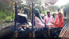 ডাসারে আগুনে পুড়ে ছাই দুটি বসতঘর: হতদরিদ্র ও বিধবা পরিবারকে নগদ সহায়তা প্রদান