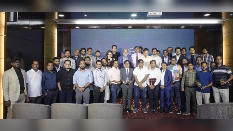 ডিজিটাল মিডিয়া এক্সিলেন্স অ্যাওয়ার্ড ২০২৫: বাংলাদেশের ডিজিটাল সাংবাদিকতার শ্রেষ্ঠদের উজ্জ্বল স্বীকৃতি