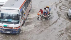 বৃষ্টিতে জলমগ্ন রাজধানী সীমাহীন দুর্ভোগ